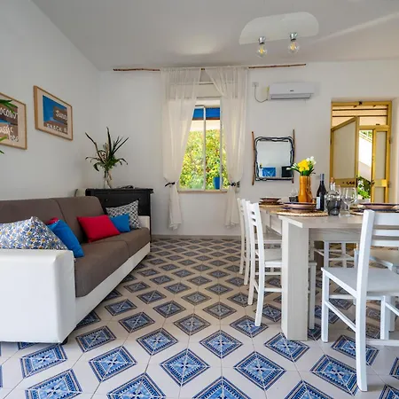 Sofia Fronte Mare 펜션 아볼라