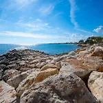 Sofia Fronte Mare Semesterbostad